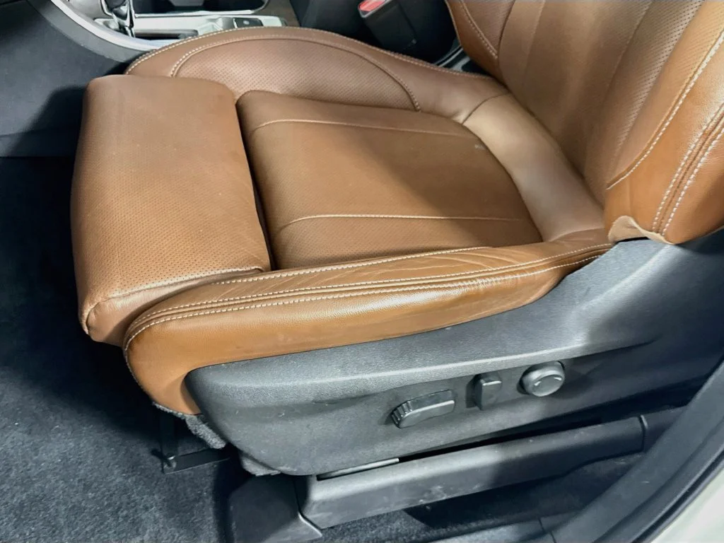 Used 2020 White Subaru Touring image 23