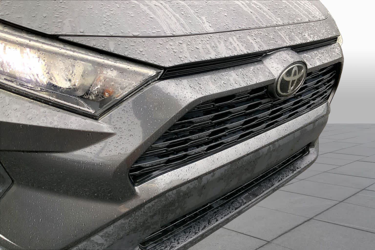 Used 2021 Magnetic Gray Metallic Toyota XLE image 28
