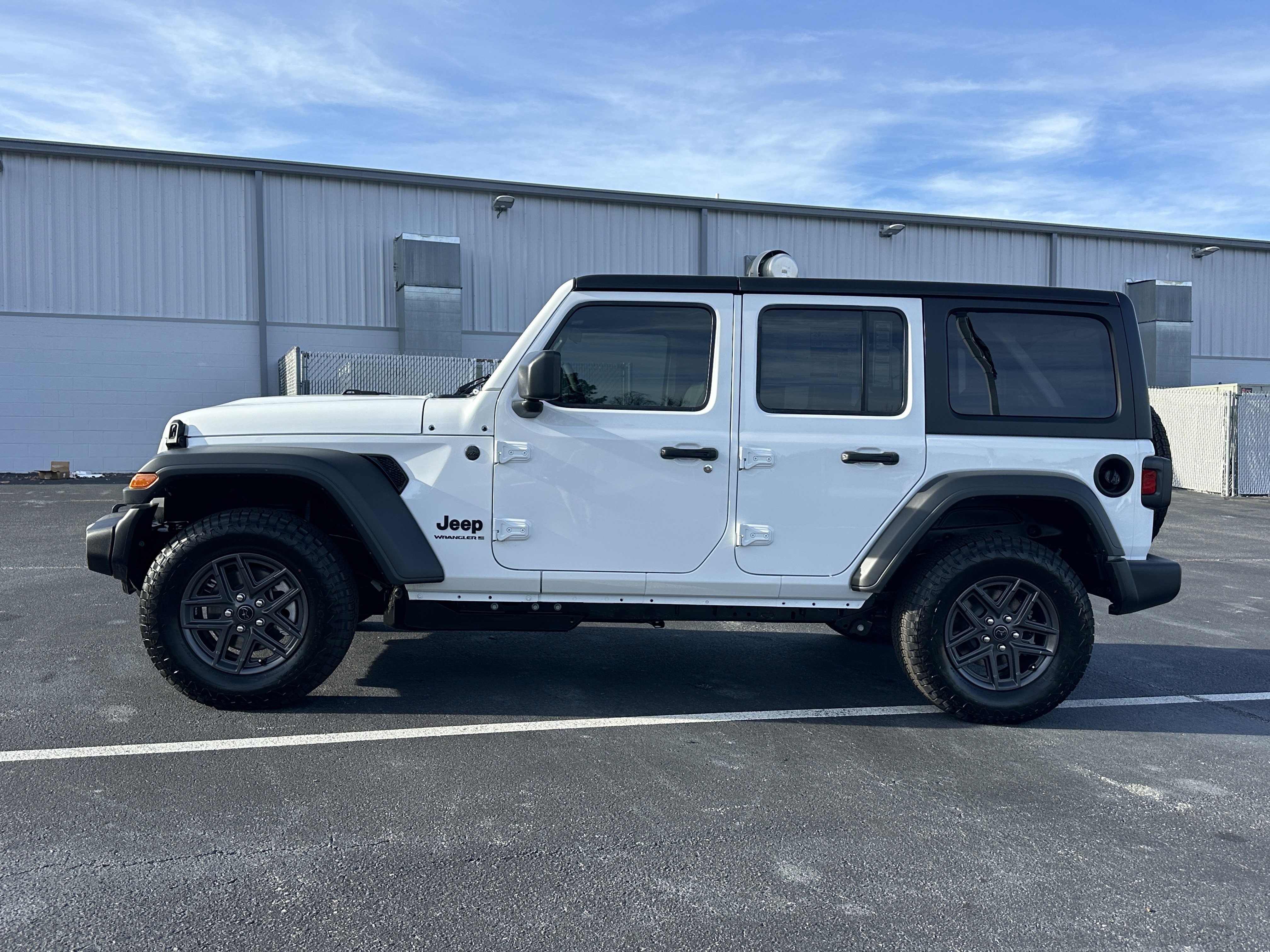New 2026 Bright White Clear-Coat Exterior Paint Jeep Sport S image 5