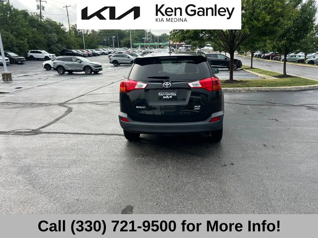 Used 2015 Black Toyota XLE image 6