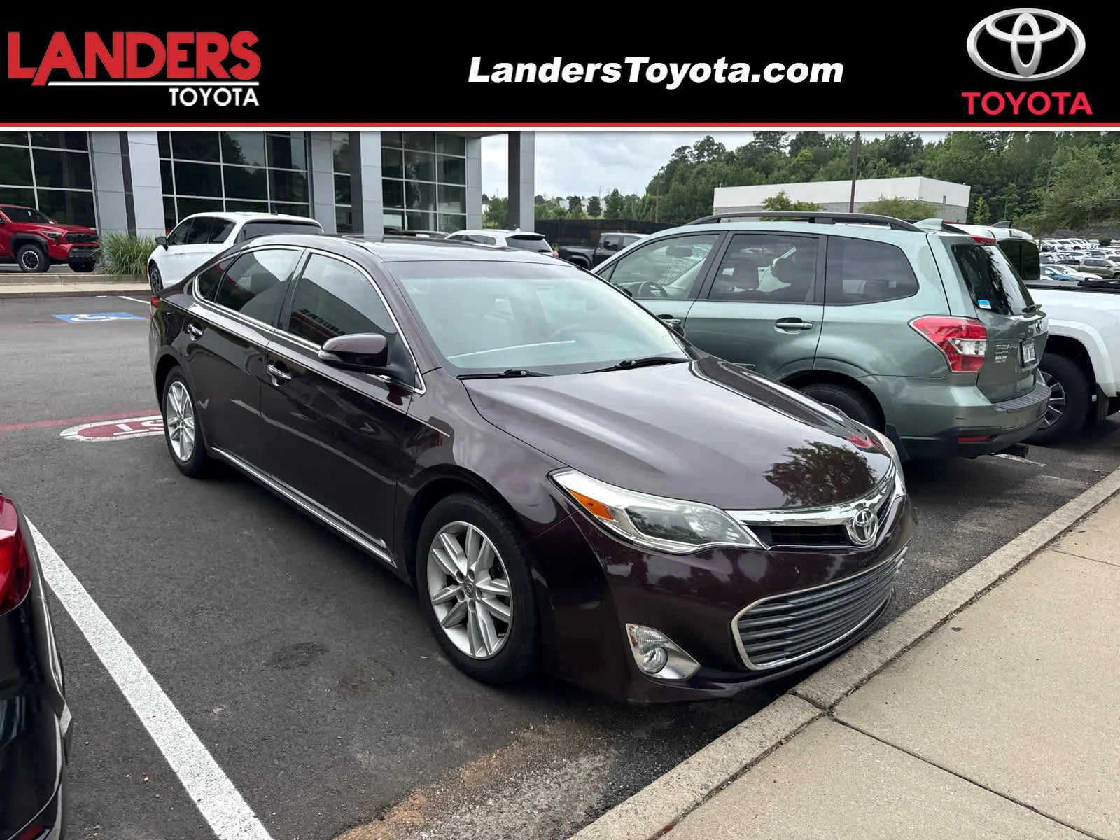 2015 Toyota Avalon XLE Premium's photo