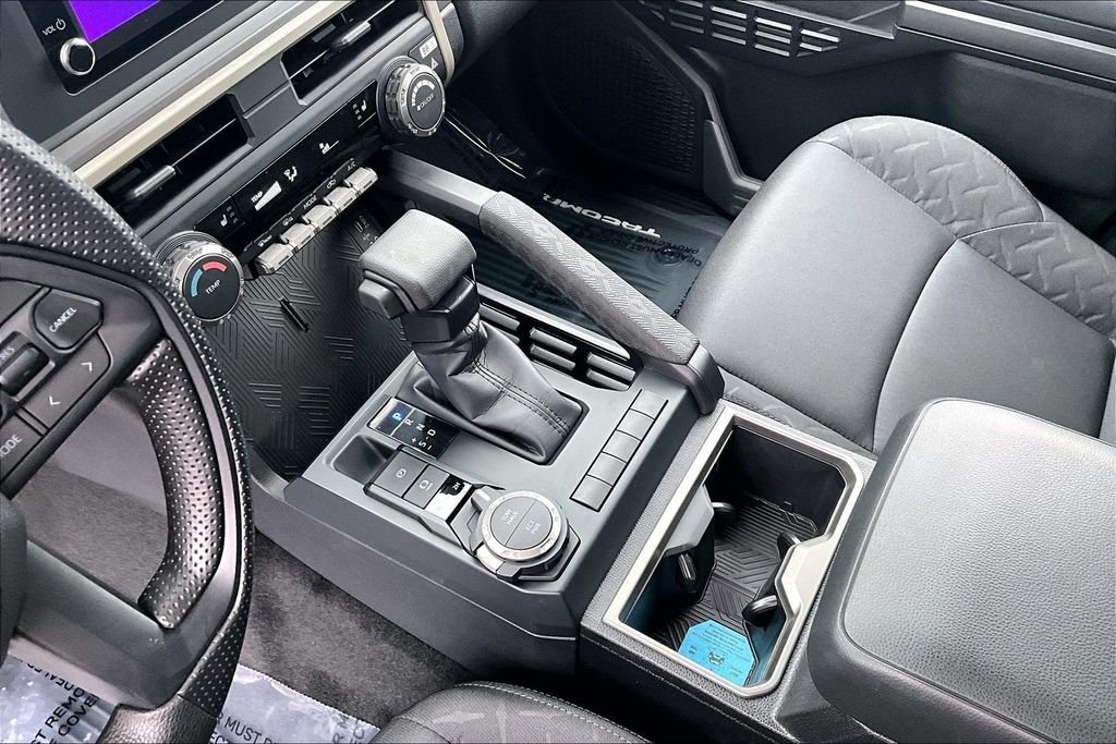 2025 Toyota Tacoma SR5 - Photo 15