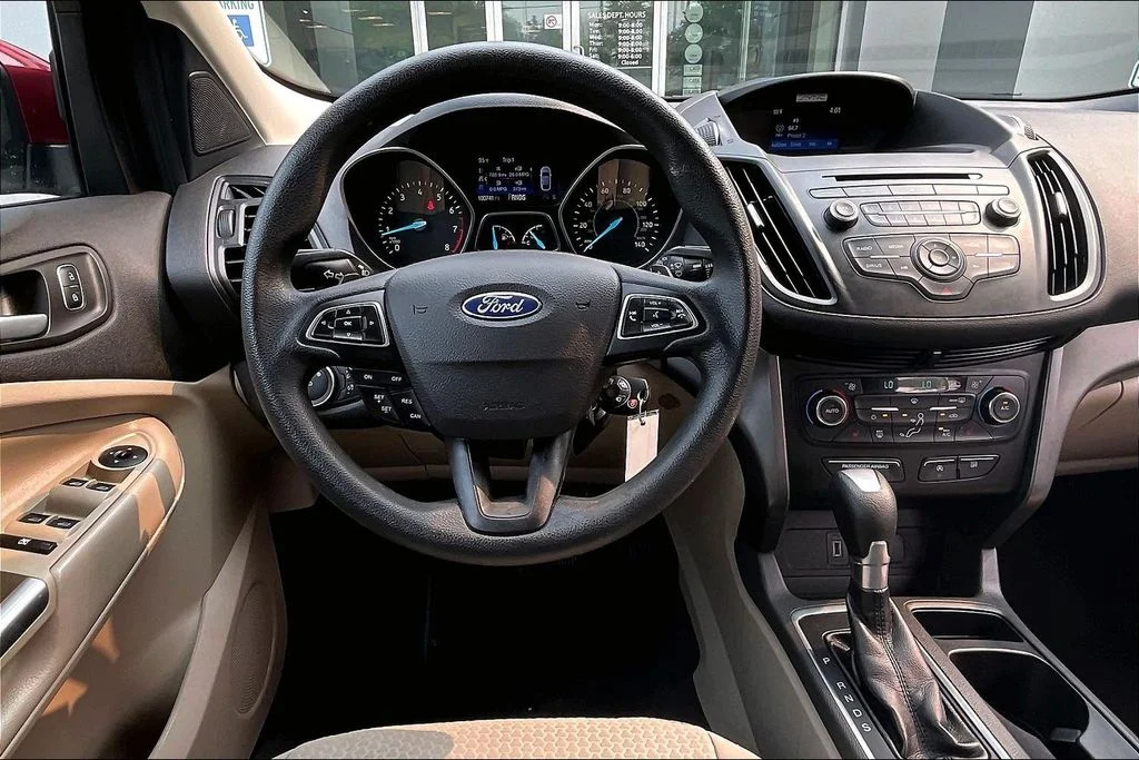 Used 2017 Red Ford SE image 5