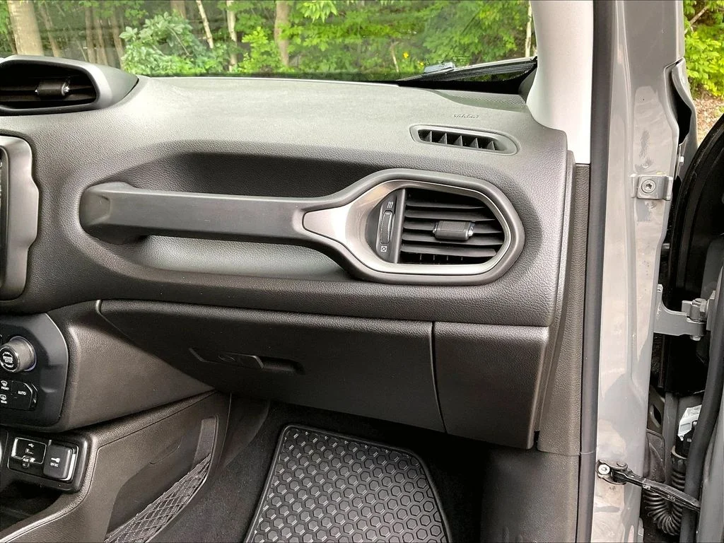 Used 2022 Sting-Gray Clearcoat Jeep Sport image 13