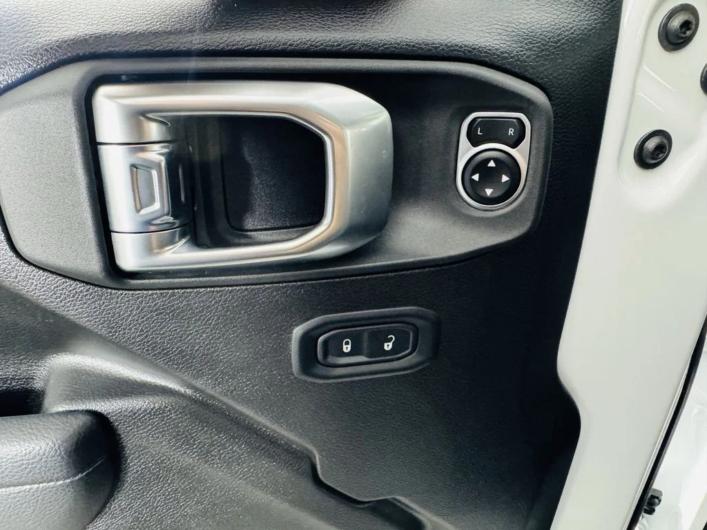 Used 2026 White Jeep Sport S image 7
