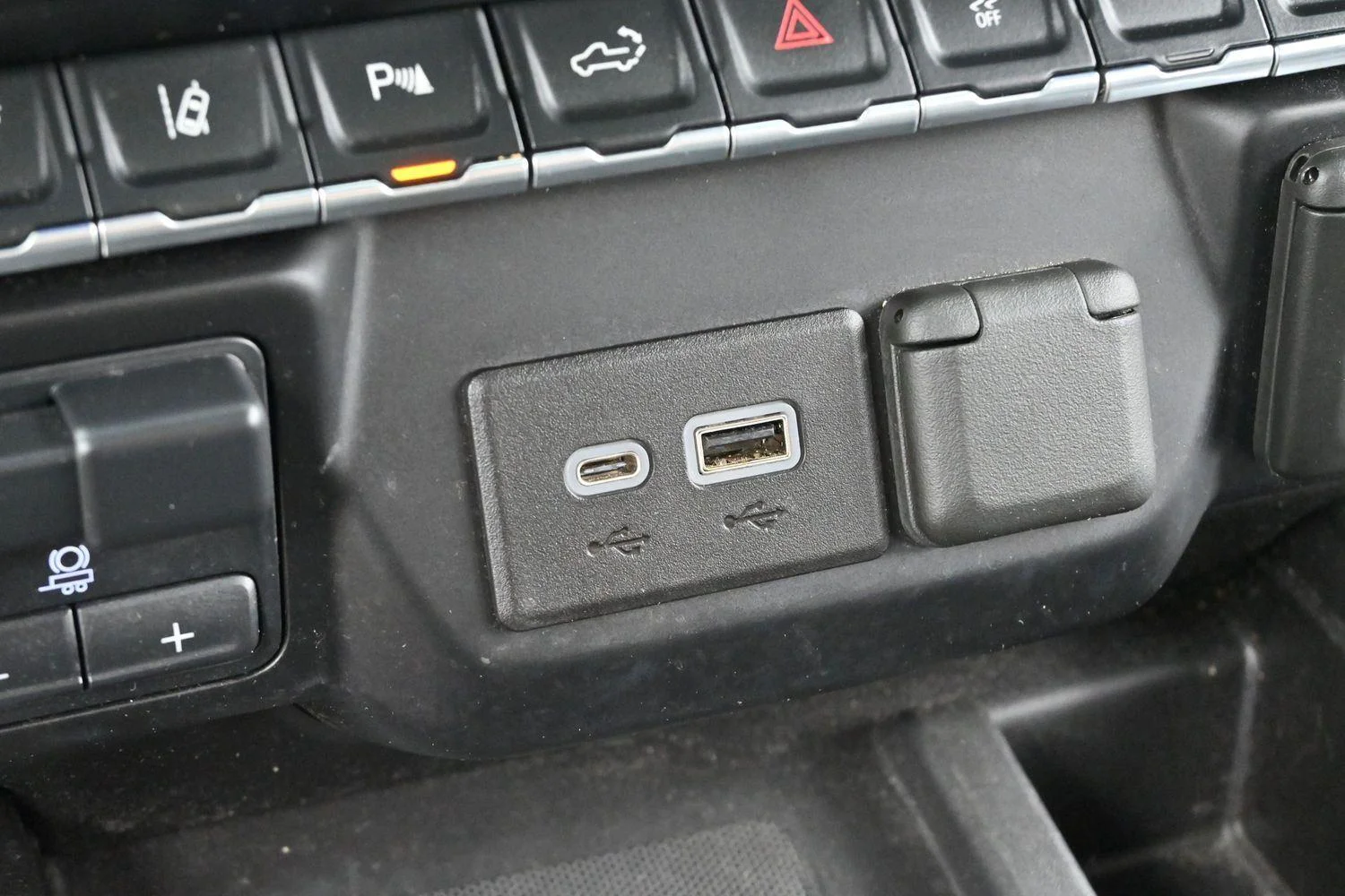 Used 2021 Black Chevrolet High Country image 26