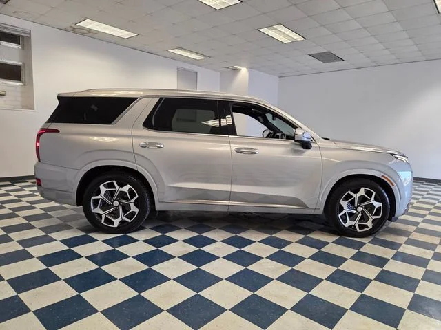 Used 2022 Silver Hyundai Calligraphy image 8