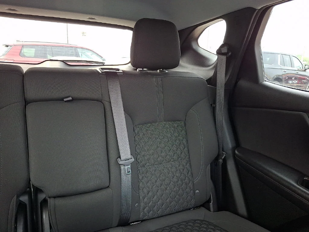 Used 2020 SUMMIT WHITE Chevrolet LT image 21