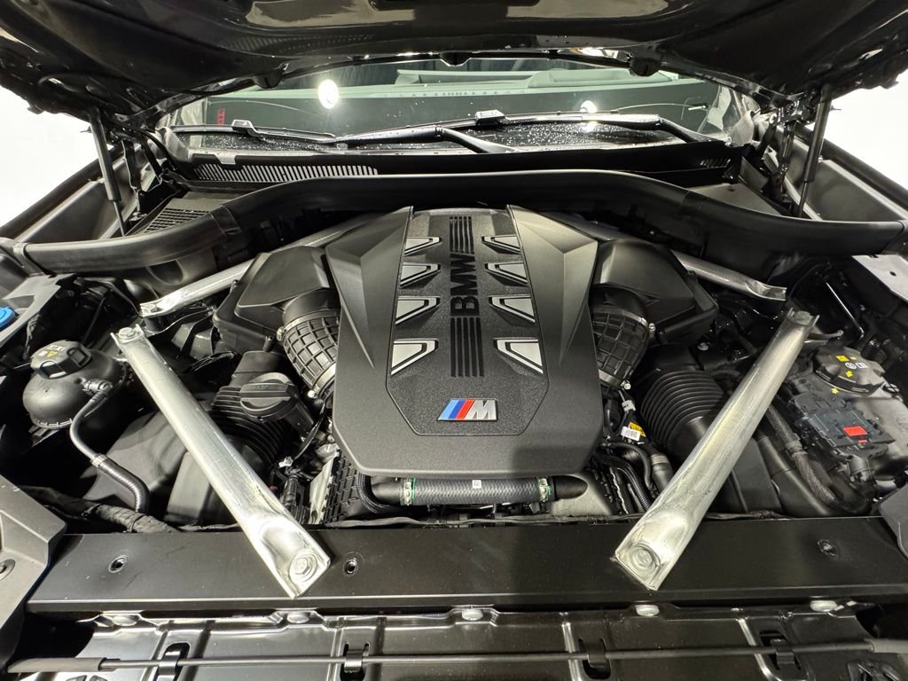 Used 2026 Gray BMW M60i image 30