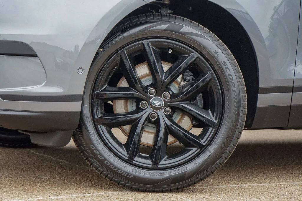 New 2026 Zadar Grey Prem Met Land Rover S image 2