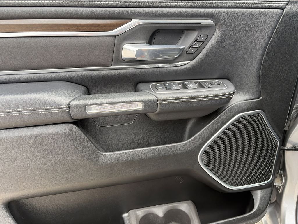 Used 2022 Silver Ram Laramie image 19