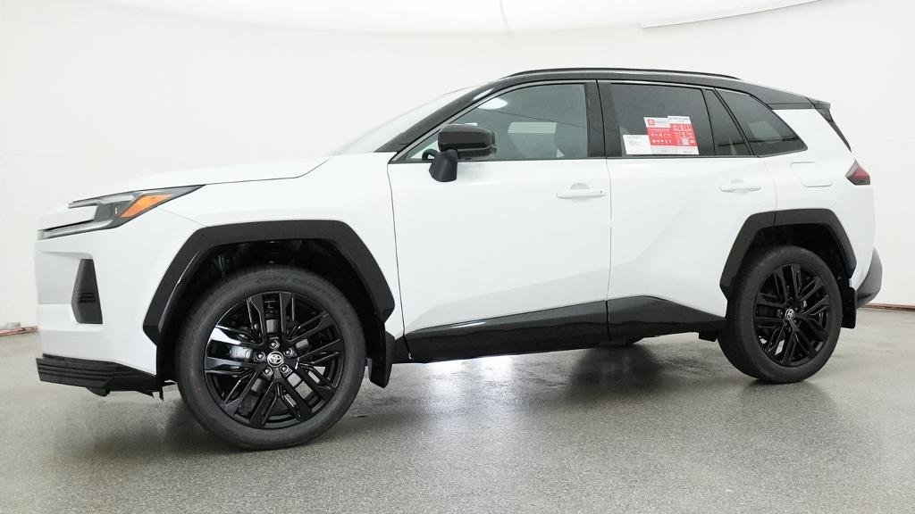 New 2026 Wind Chill Pearl with Midnight Black Metallic roof Toyota XSE image 4