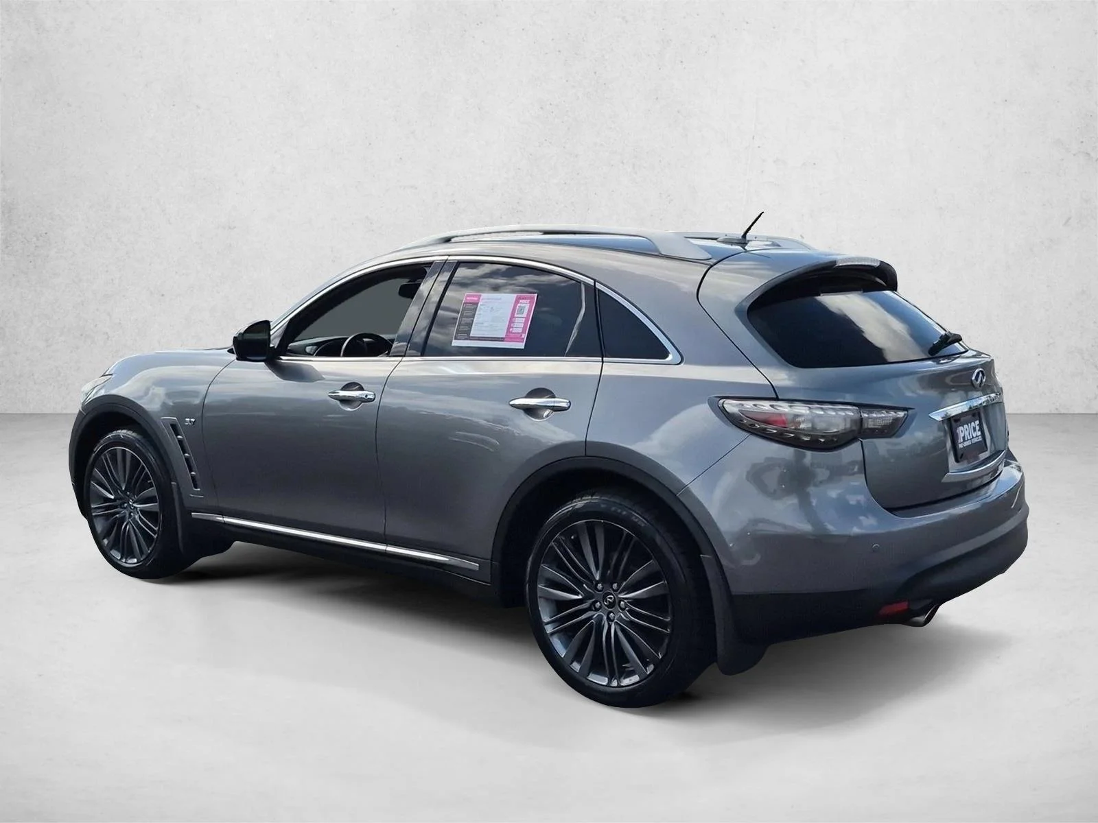 Used 2017 Graphite Shadow INFINITI  image 8