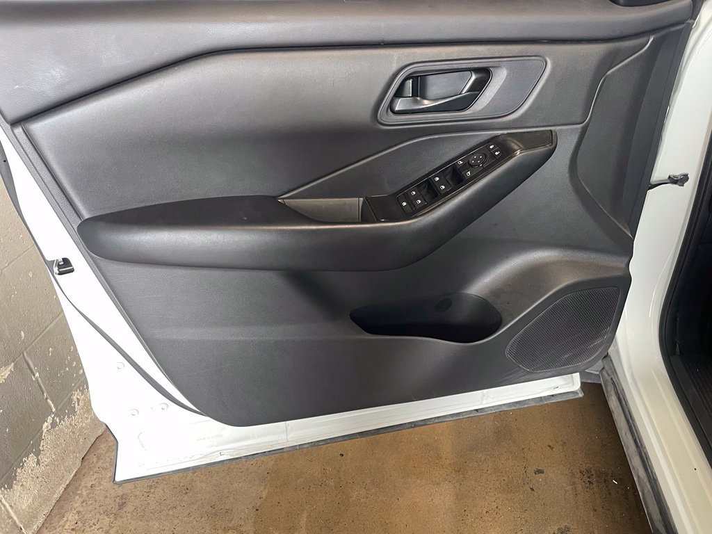 Certified Used 2025 White Nissan S image 9