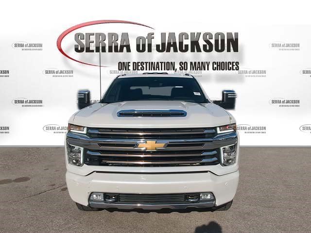Used 2022 Iridescent Pearl Tricoat Chevrolet High Country image 3