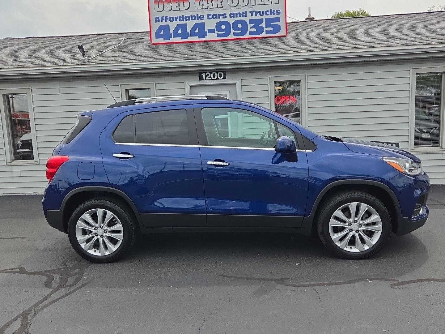 Used 2017 Chevrolet Trax Premier with VIN 3GNCJRSB3HL186586 for sale in Washington, IL
