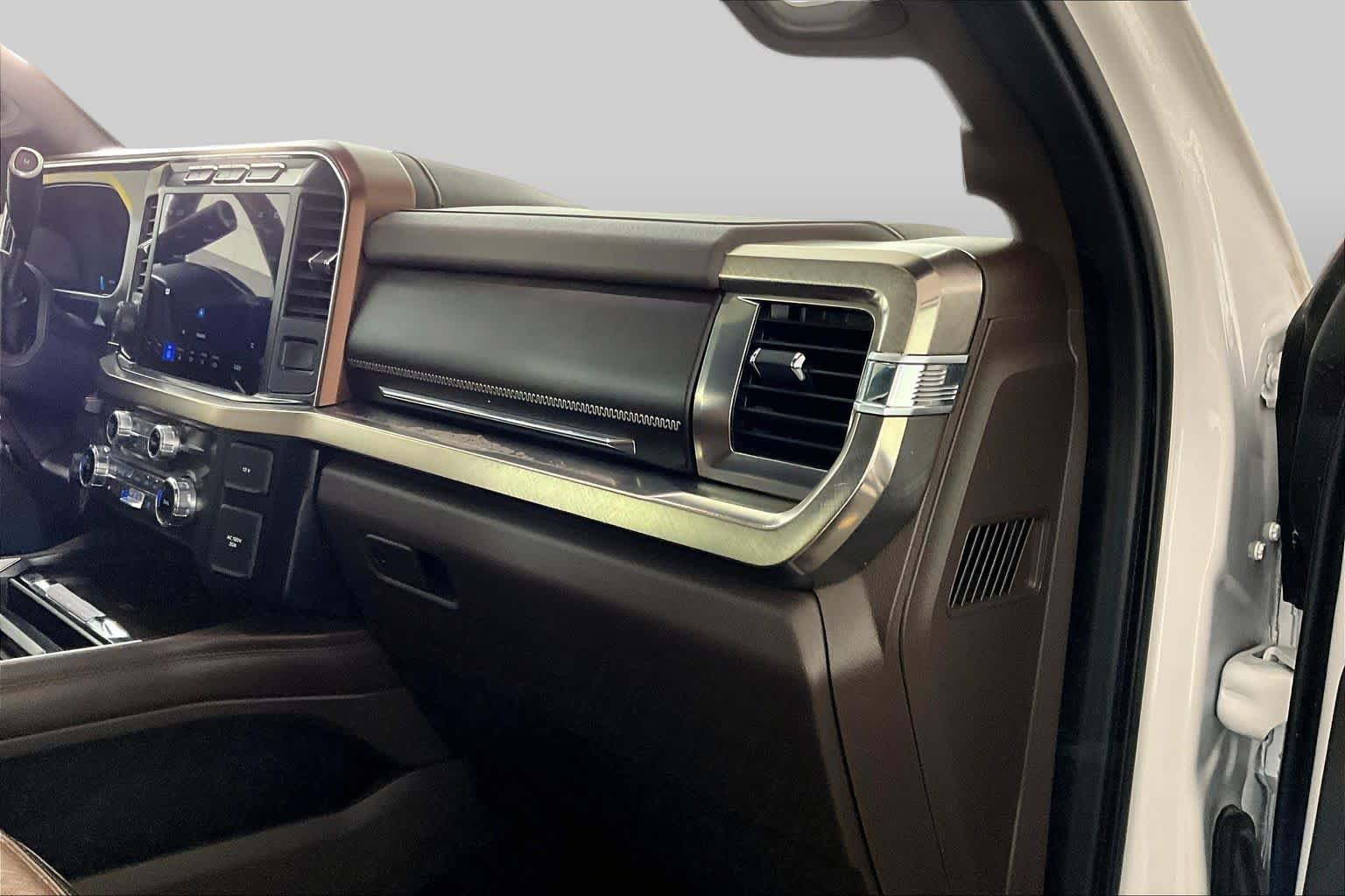 Used 2024 Star White Metallic Tri-Coat/Darkened Bronze Ford King Ranch image 17