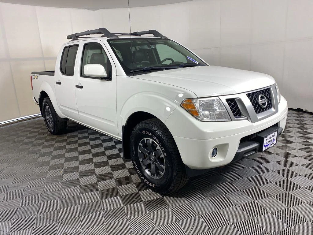 Used 2018 Glacier White Nissan PRO-4X image 9