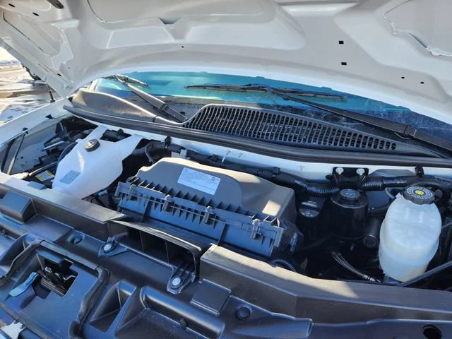 New 2026 Summit White Chevrolet 2WT image 34