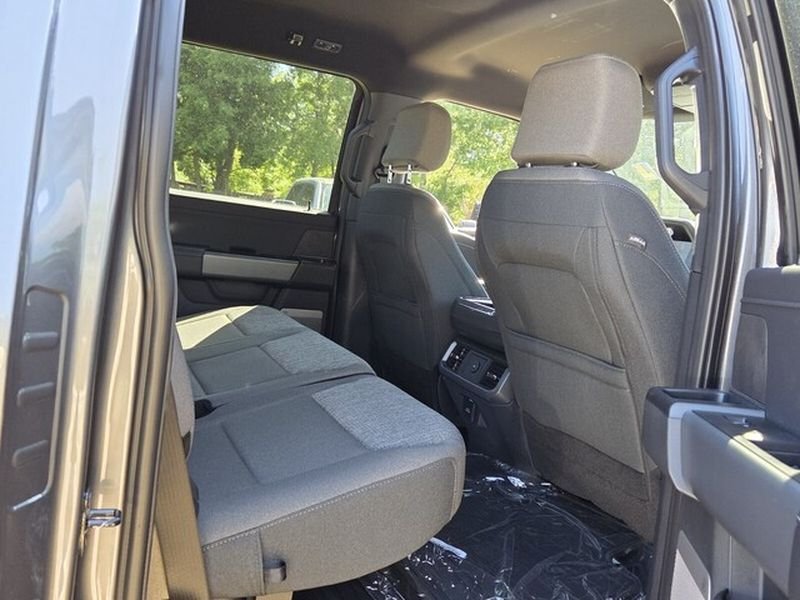 New 2026 Carbonized Gray Metallic Ford XLT image 14