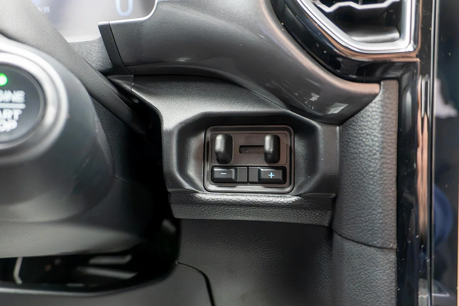 New 2026 Oxford White Ford Lariat® image 18