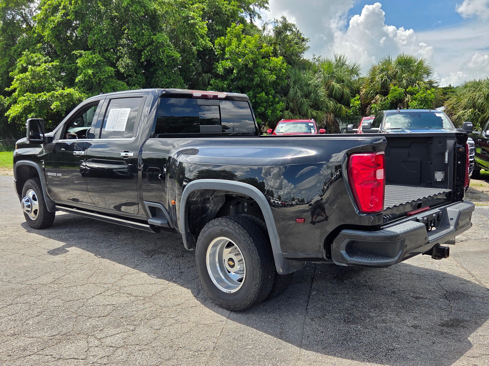 Used 2022 Mosaic Black Metallic Chevrolet High Country image 3