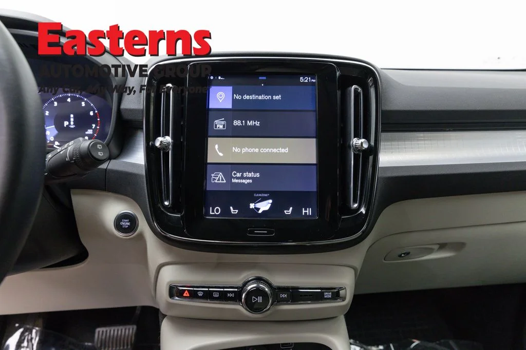 Used 2019 Black Volvo Momentum image 11