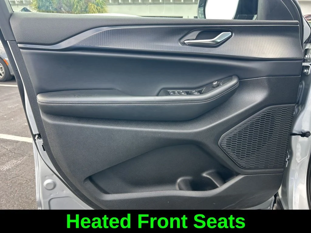 Used 2025 Silver Jeep Altitude X image 37