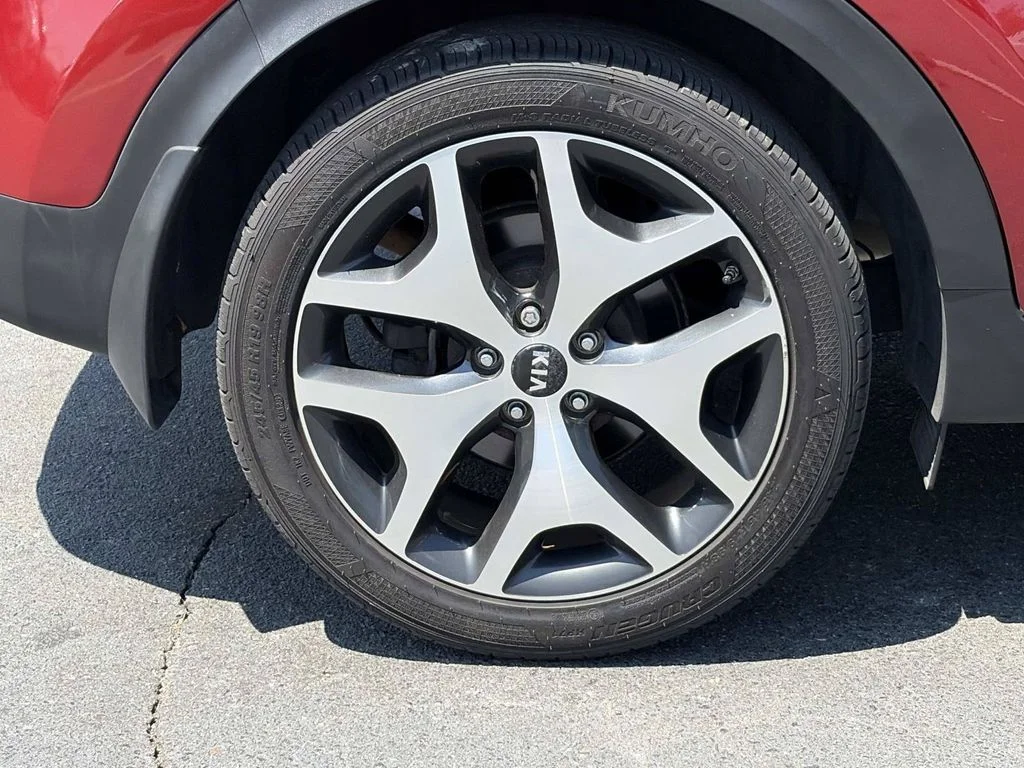 Used 2017 Red Kia SX image 9