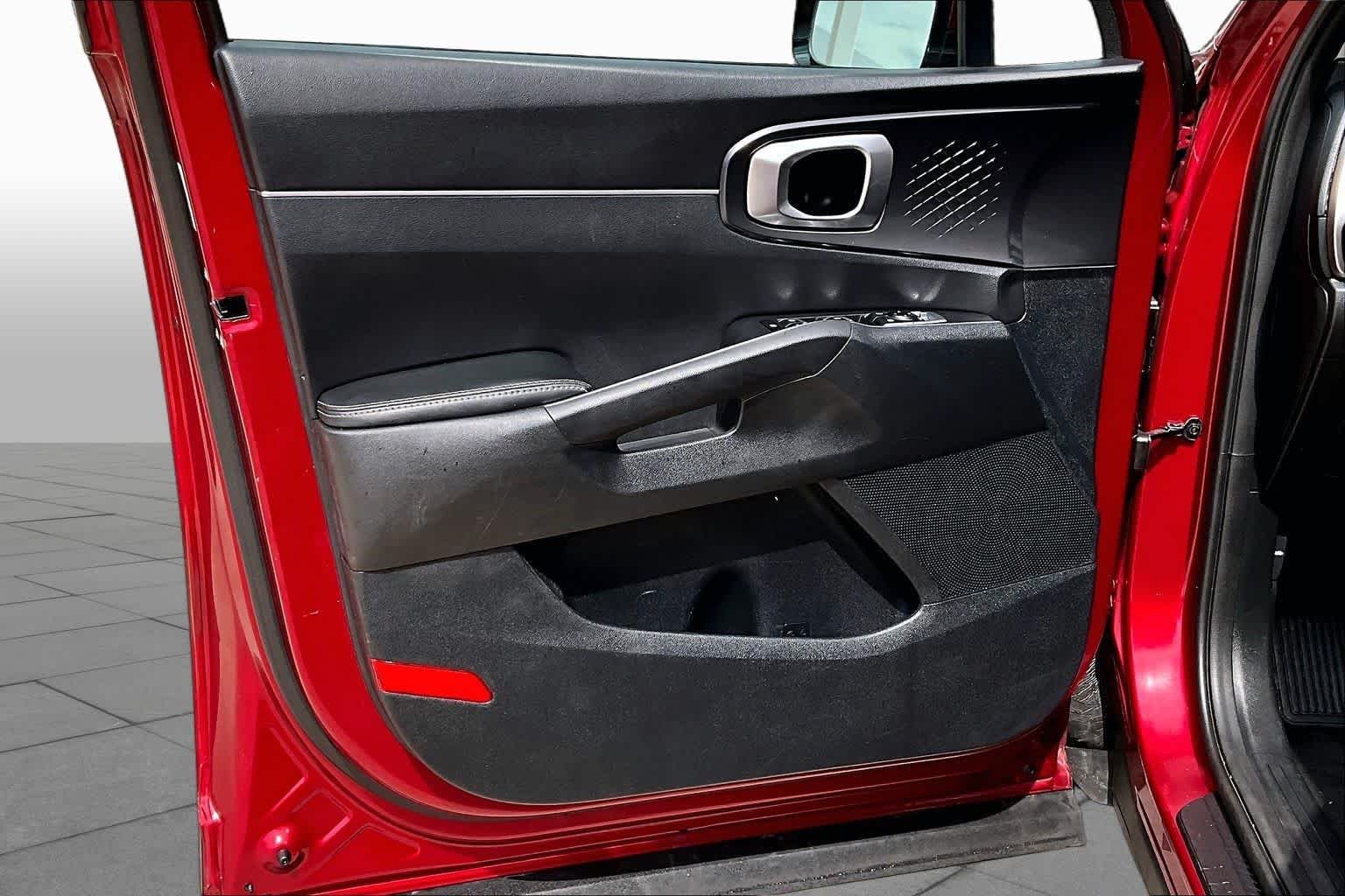 Used 2022 Passion Red Tintcoat Kia LX image 12
