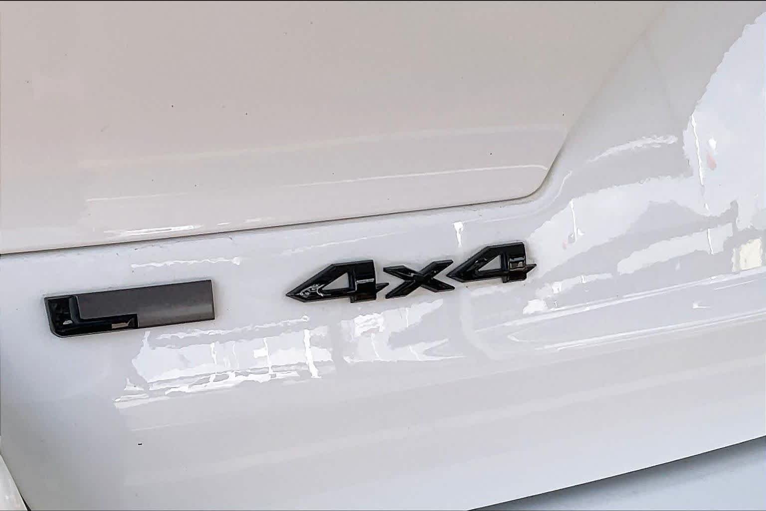 Used 2023 Bright White Clearcoat Jeep Altitude image 10