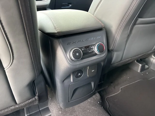 New 2026 Star White Metallic Tri-Coat Ford Active image 34