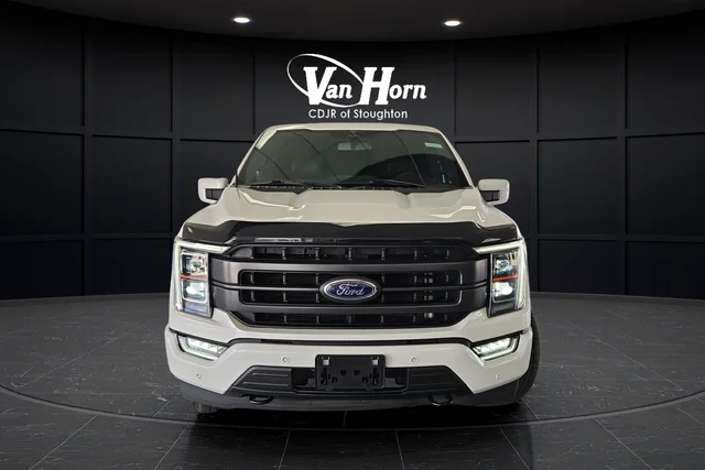 Used 2023 Star White Metallic Tri-Coat Ford Lariat image 2