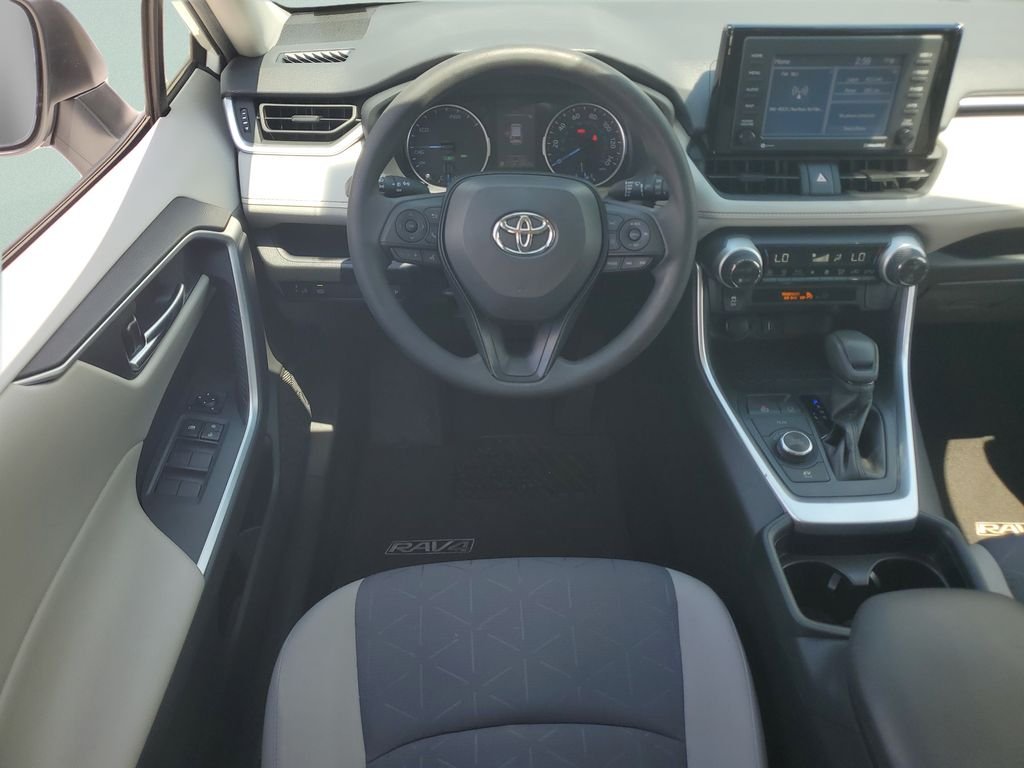 Used 2020 White Toyota XLE image 12