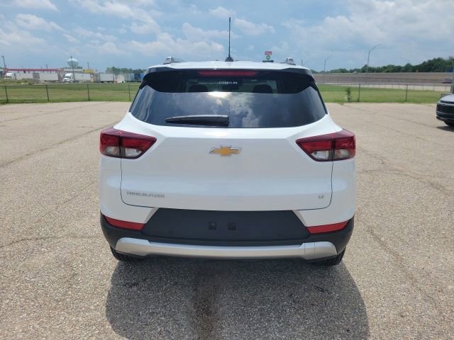 New 2026 Summit White Chevrolet LT image 22