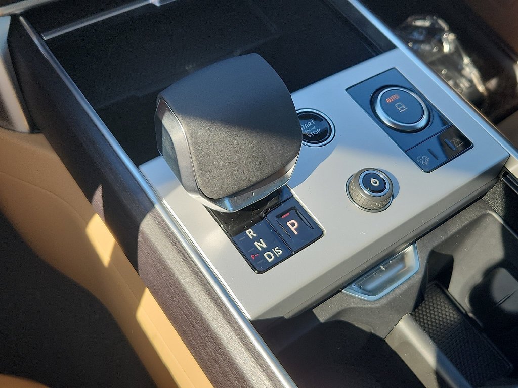New 2027 Belgravia Green LAND ROVER SE image 7