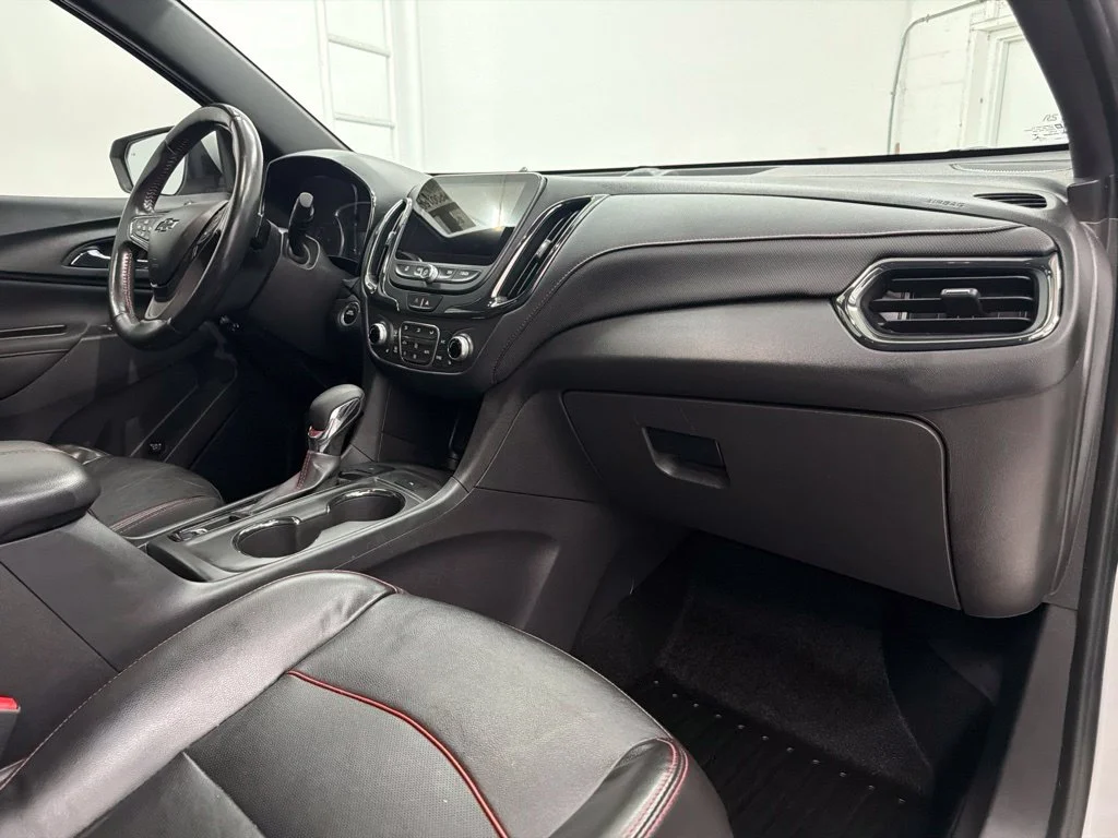 Used 2022 Silver Chevrolet RS image 31