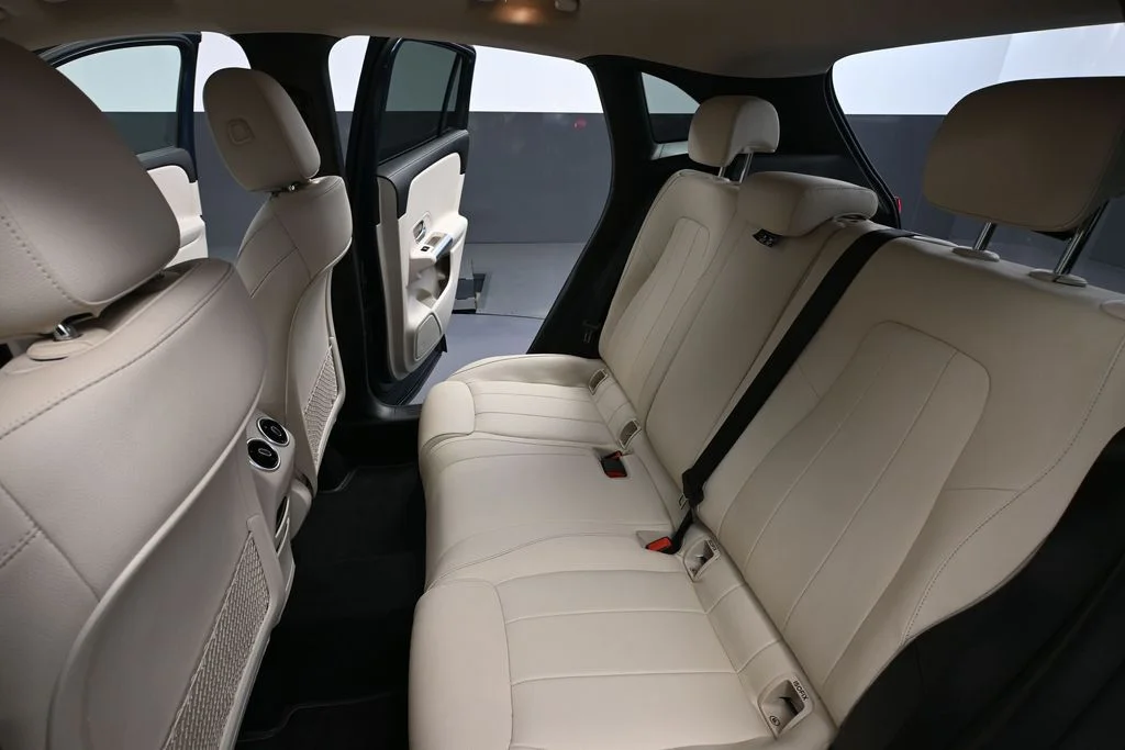 Used 2022 Blue Mercedes-Benz GLA 250 image 29
