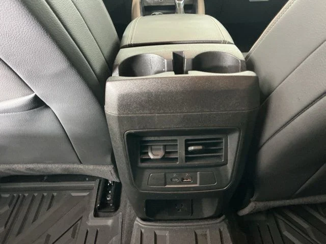 Used 2024 White GMC Denali image 26