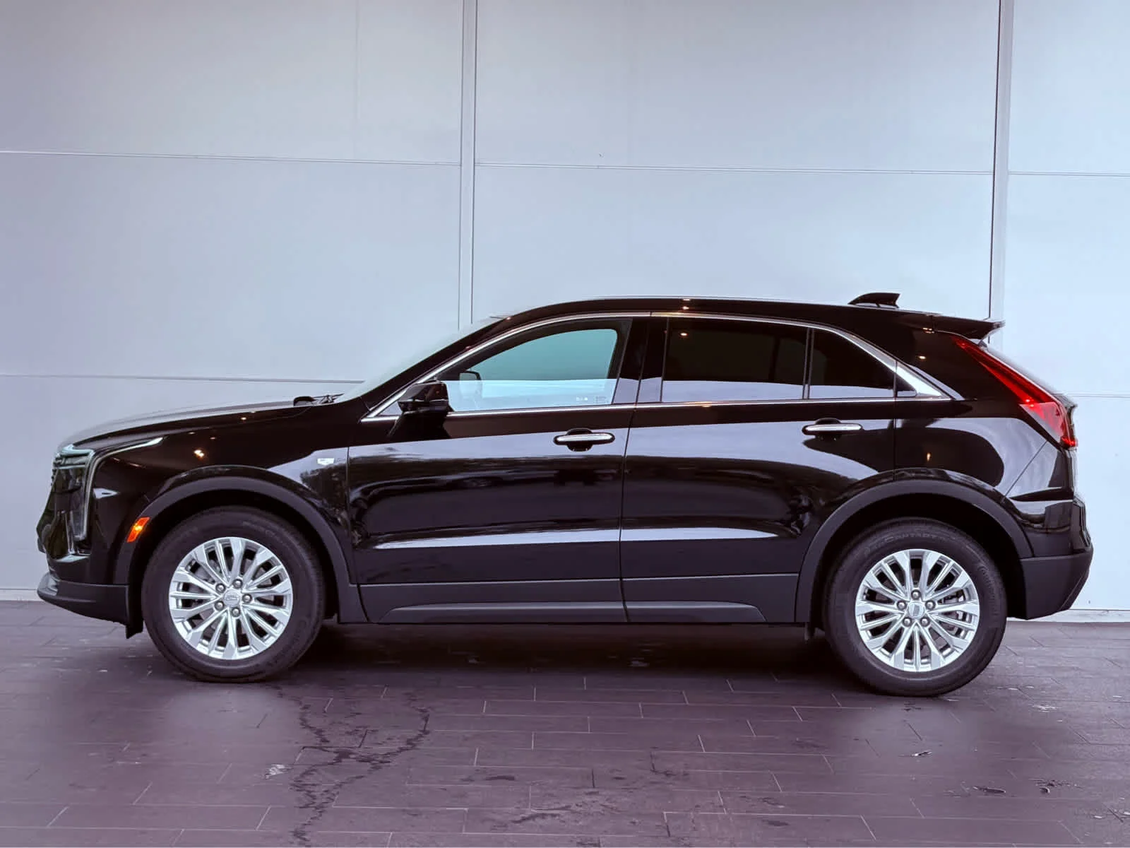 2024 Cadillac XT4 Luxury - Photo 7