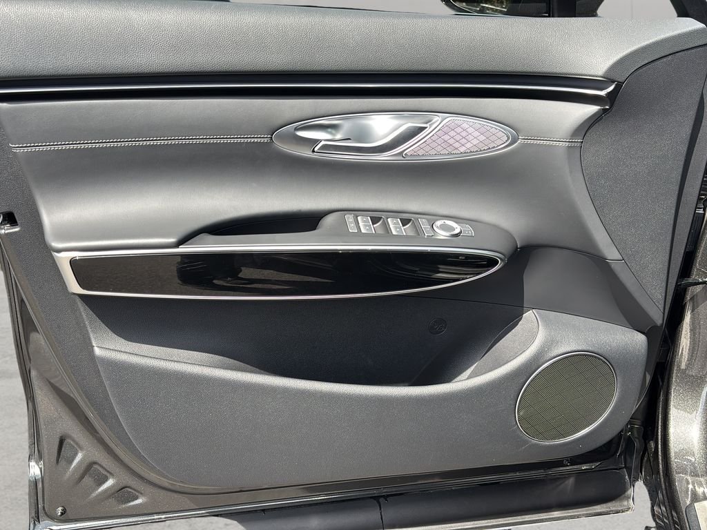 2026 GENESIS GV70 Standard - Photo 11