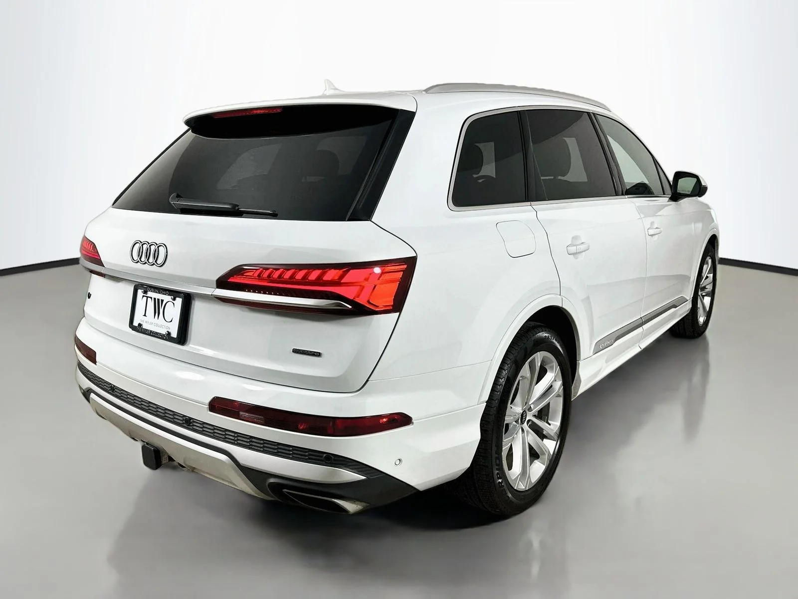 Used 2026 White Audi  image 5
