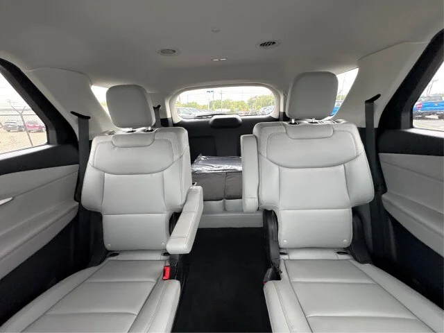 New 2026 Vapor Blue Metallic Ford Active image 36