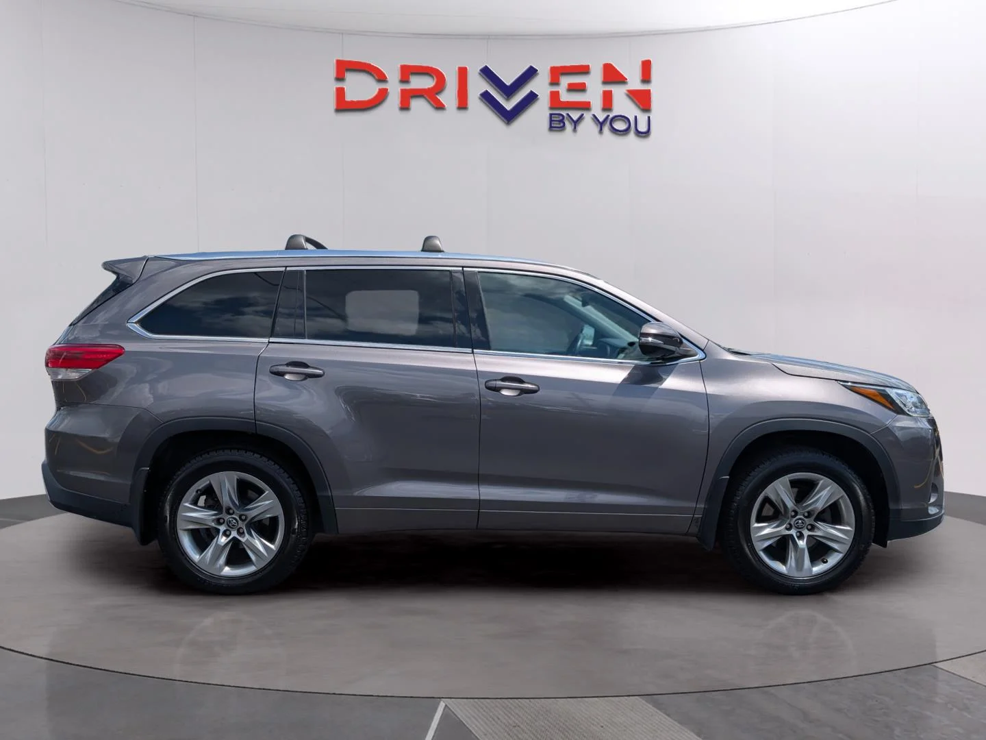 Used 2017 Predawn Gray Mica Toyota Limited image 6