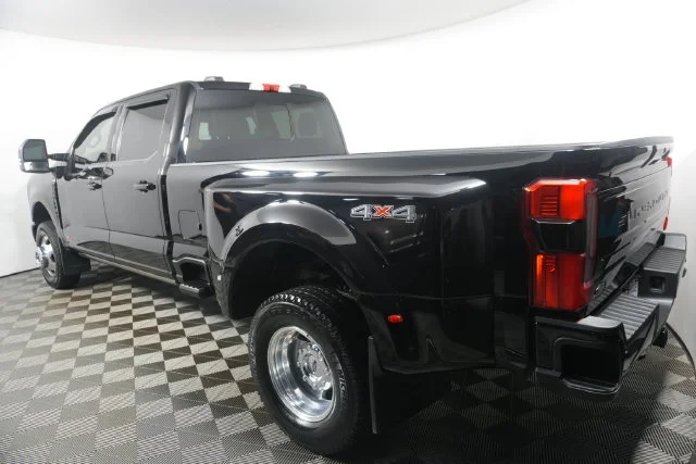 Used 2026 Agate Black Metallic Ford Platinum image 5
