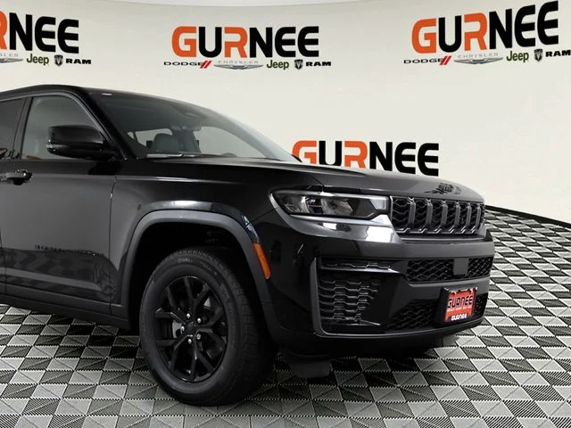 New 2026 Diamond Black Crystal Pearl-Coat Exterior Paint Jeep Altitude image 22