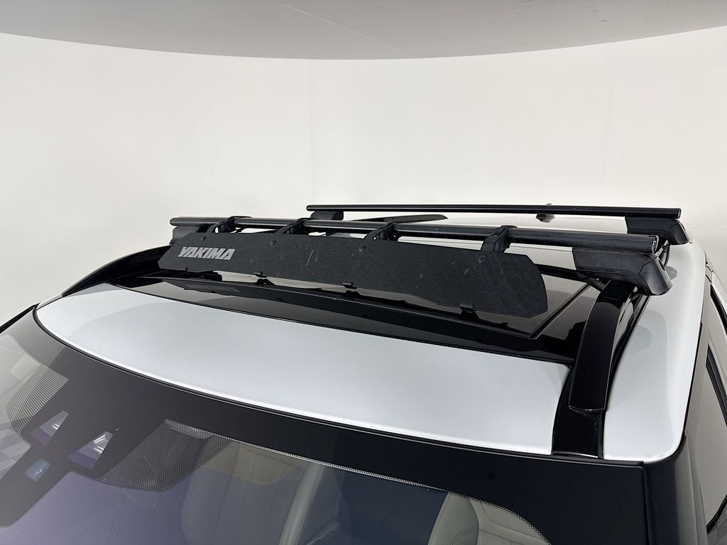 Used 2018 White Land Rover HSE image 37
