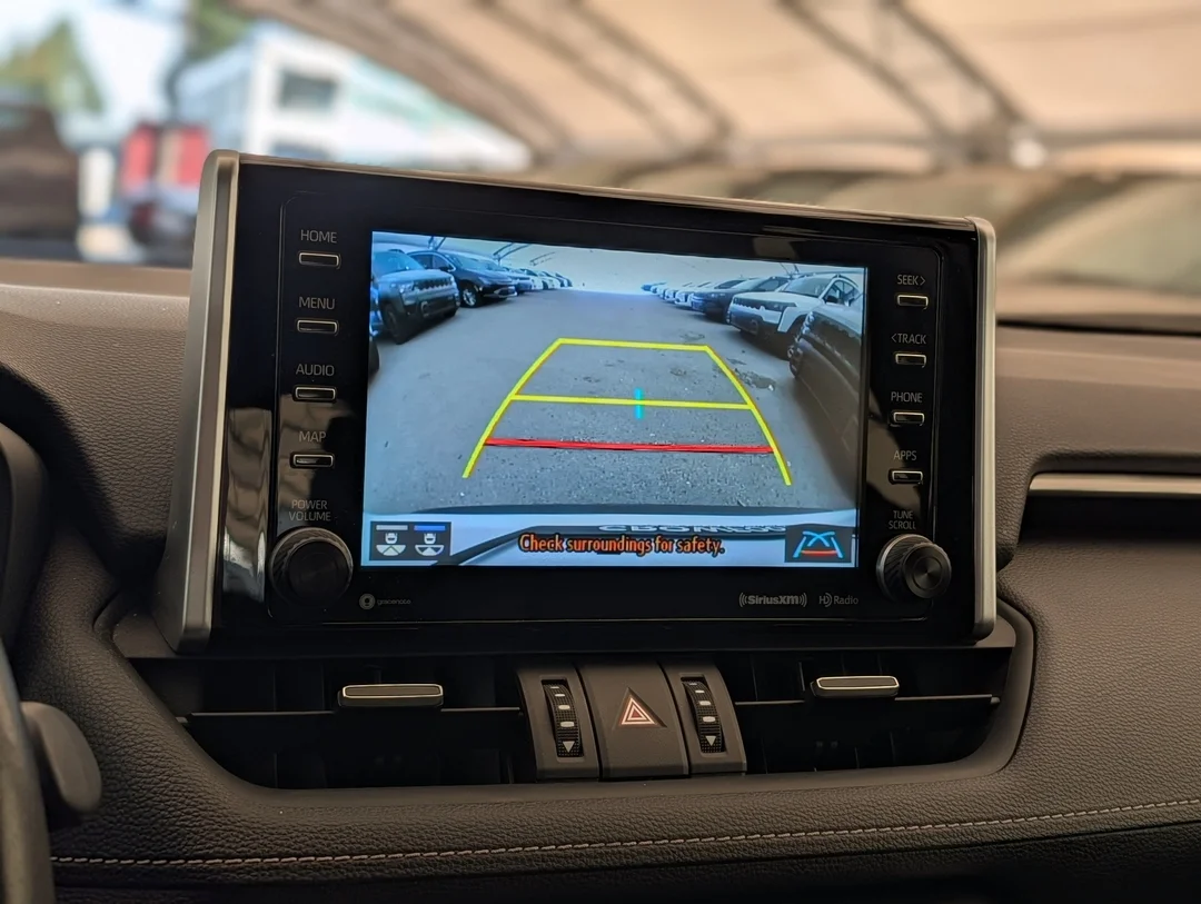 Certified Used 2019  Toyota XLE - - AWD - Leather - Sunroof - Power Liftgate - CarPlay - Safety Sense 2.0 & More! image 24