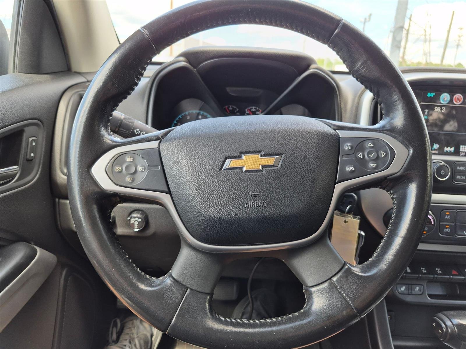 Used 2018 SILVER CHEVROLET ZR2 image 11