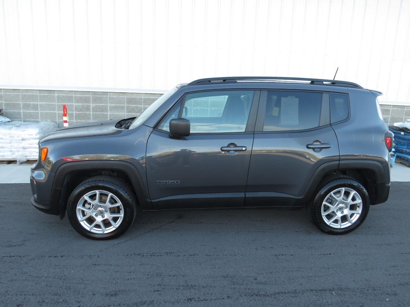 Used 2023 Graphite Gray Jeep Latitude image 13